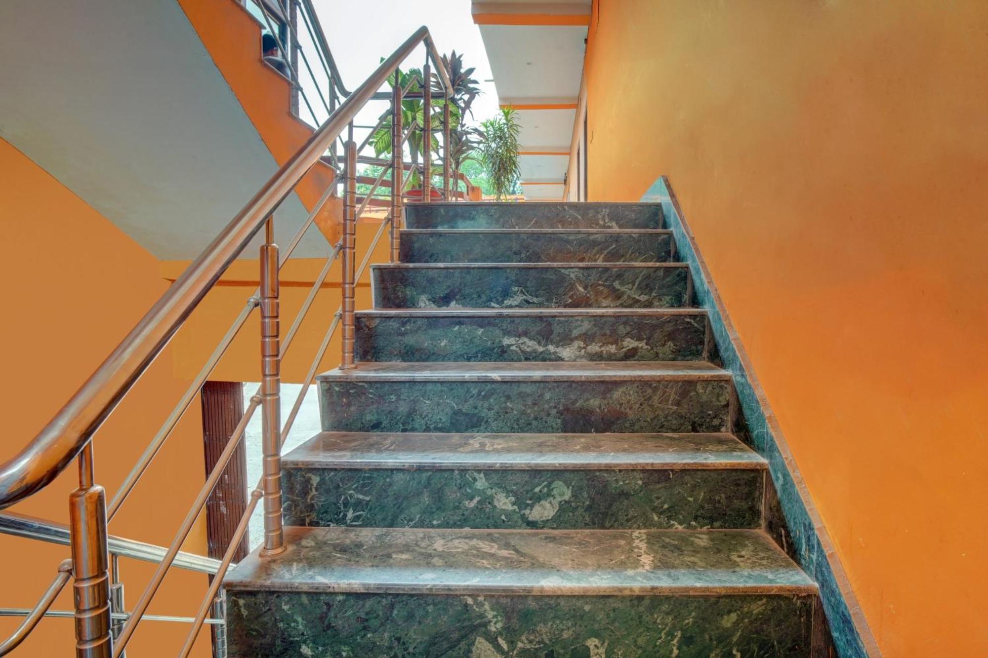 Oyo Flagship 81389 Hotel Siddhi Vinayak Motihari Екстериор снимка