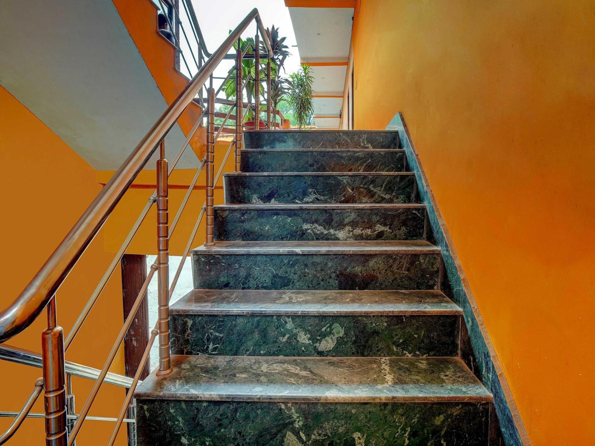 Oyo Flagship 81389 Hotel Siddhi Vinayak Motihari Екстериор снимка